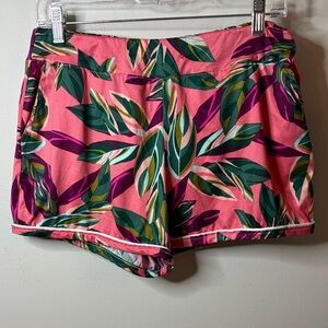 Vibrant Leaf Print Women's Athletic Shorts